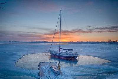 Boat and dock de-icer